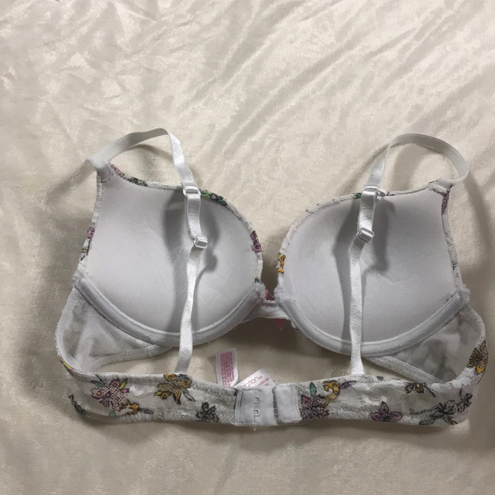 bra - Picture 2 of 3